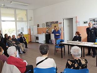 come-riconoscere-i-truffatori-anziani-fiorentini-a-lezione-dai-vigili