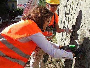 cancellata-la-scritta-sulle-mura-di-cinta-della-certosa