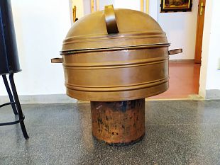 signa-una-vaporiera-per-modellare-i-cappelli