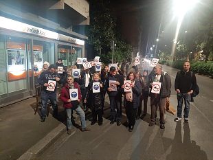 viale-redi-anche-stanotte-i-manifestanti-contro-il-taglio