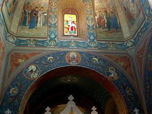 b310071626-il-fascino-cosmopolita-della-cattedrale-russa-ortodossa