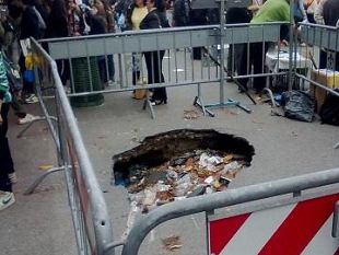 b305211556-il-buco-delle-cascine-asfalto-nuovo-e-parcheggi-in-tilt
