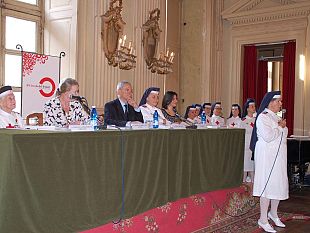 b205130006-le-crocerossine-e-il-volontariato-professionalizzato-in-un-libro