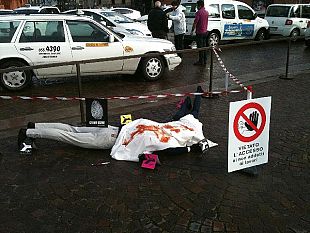 b101152005-pitti-uomo-svelato-il-mistero-delle-scene-del-crimine-alla-stazione