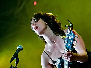 b204121724-cristina-dona-al-viper-theatre