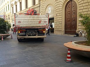 terrorismo-a-firenze-le-prime-fioriere-antisfondamento