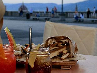 libri-musica-talk-show-drink-e-food-di-filiera-corta-la-settimana-del-flower