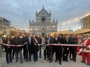 piazza-santa-croce-inaugurato-il-mercato-di-natale-2024