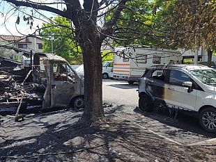 vetture-in-fiamme-al-girone-il-sindaco-di-fiesole-chiede-indagini-approfondite