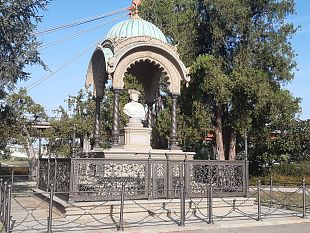 cascine-restaurato-il-monumento-allindiano