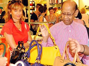 il-re-della-malesia-al-barberino-designer-outlet