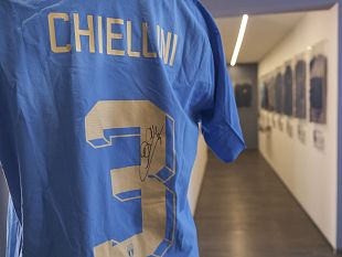 lultima-maglia-azzurra-di-giorgio-chiellini-al-museo-del-calcio