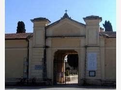 b402041433-statua-di-gamerra-gettata-in-un-fosso-sfregio-alla-storia