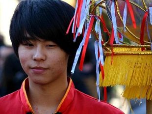 b401291739-capodanno-cinese-sfilano-i-costumi-della-scuola-di-moda