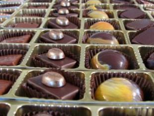 a802141347-impruneta-serpente-di-mele-glassate-al-cioccolato-lungo-20-metri