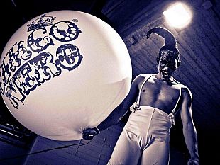 b208141858-dal-tramonto-all-alba-con-il-circo-nero