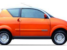 a710041420-auto-elettriche-aixam-in-piazza-d-ognissanti