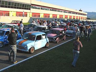 b305161310-al-via-da-oggi-il-raduno-mini-da-tutto-il-mondo-al-mugello