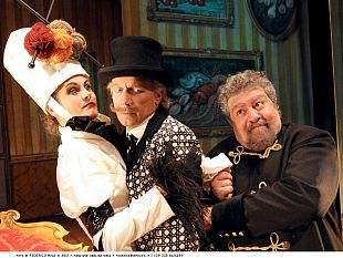 b211091444-miseria-e-nobilta-un-classico-della-commedia-napoletana