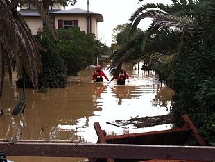 b211131612-maremma-presto-all-opera-le-idrovore-tante-le-case-allagate-foto