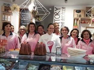un-pandoro-rosa-a-sostegno-del-centro-donna-del-san-giuseppe-di-empoli
