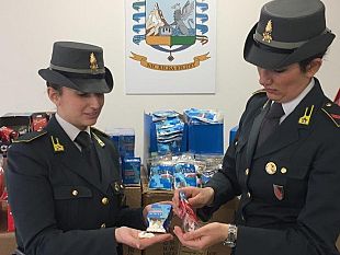 operazione-fumo-sicuro-in-toscana-sequestro-di-cartine-e-filtri