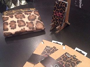 iphone6-la-cover-salva-il-telefono-la-confezione-esterna-lo-sorregge