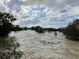 il-fiume-cecina-ha-rotto-in-riva-destra-in-localita-gorette