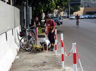 b206011450-incidenti-i-ciclisti-chiedono-il-semaforo-a-chiamata-in-viale-redi