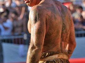 b206222121-indignazione-per-il-calciante-con-la-croce-celtica