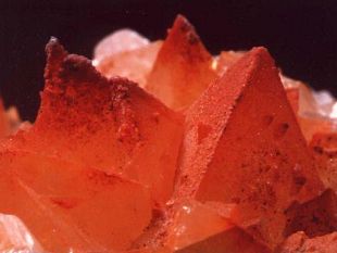 a808040920-tesori-della-terra-minerali-e-gemme-dal-9-al-17-agosto-mostra-al-parco-delle-foreste-casentinesi