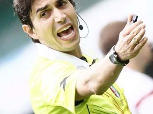 b310311936-calvarese-arbitro-di-fiorentina-napoli-si-scusa-con-personale-albergo-firenze