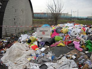 b110150028-blitz-nell-area-adiacente-al-campo-nomadi-dell-olmatello