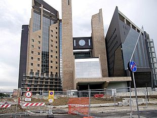 b206110855-inizia-il-processo-per-i-reati-di-associazione-a-delinquere-politica-del-2011