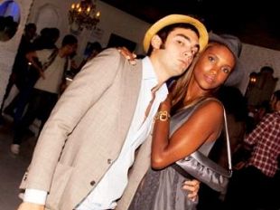 a912281749-burlesque-e-strip-show-al-rooms-club-di-firenze