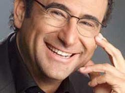 b311071351-carlo-conti-presenta-il-suo-nuovo-libro-cosa-restera-dei-migliori-anni