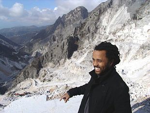 b005042155-carrara-la-xiv-edizione-della-biennale-inaugurera-il-26-giugno-2010