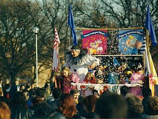 b301251424-al-colle-val-d-elsa-e-gia-tempo-di-carnevale-maschere-e-carri-ogni-domenica