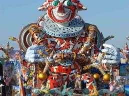 b103031340-il-carnevale-di-viareggio-al-fianco-di-telethon