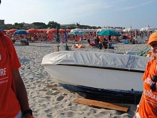 b307261701-la-carovana-del-cuore-raggiunge-il-litorale-toscano