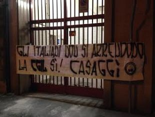 b312171739-striscioni-di-casaggi-su-sede-cgil-crisi-e-forconi-l-azione-e-le-reazioni