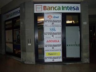 b111241954-azione-di-casapound-firenze-contro-il-governo-monti