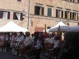 b310072309-bandiere-arancioni-domenica-13-ottobre-a-barberino-val-d-elsa-e-certaldo