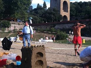 b108161430-castelli-di-sabbia-in-riva-d-arno-con-easy-living