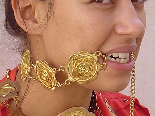 a905151421-fabbrica-europa-sabato-16-maggio-madame-plaza-della-coreografa-bouchra-ouizguen