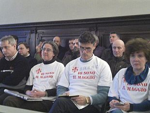 b306271724-ballerini-e-impiegati-a-renzi-e-bianchi-vergognatevi