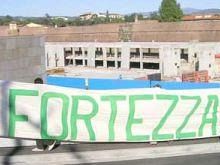 a405251856-viale-strozzi-nessun-dislivello-tra-la-piazza-pedonale-e-il-controviale