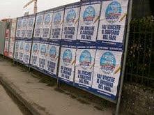 b003261415-elezioni-regionali-impressionante-utilizzazione-dei-manifesti-elettorali