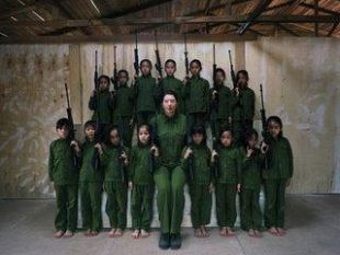 a810221421-arte-biennale-di-firenze-a-marina-abramovic-il-premio-lorenzo-il-magnifico-5-13-dicembre-2009-fortezza-da-basso