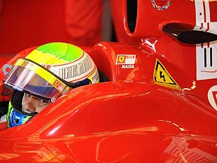 b311071344-mugello-rosso-ferrari-domenica-in-pista-anche-felipe-massa